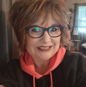 Meet your Posher, Connie